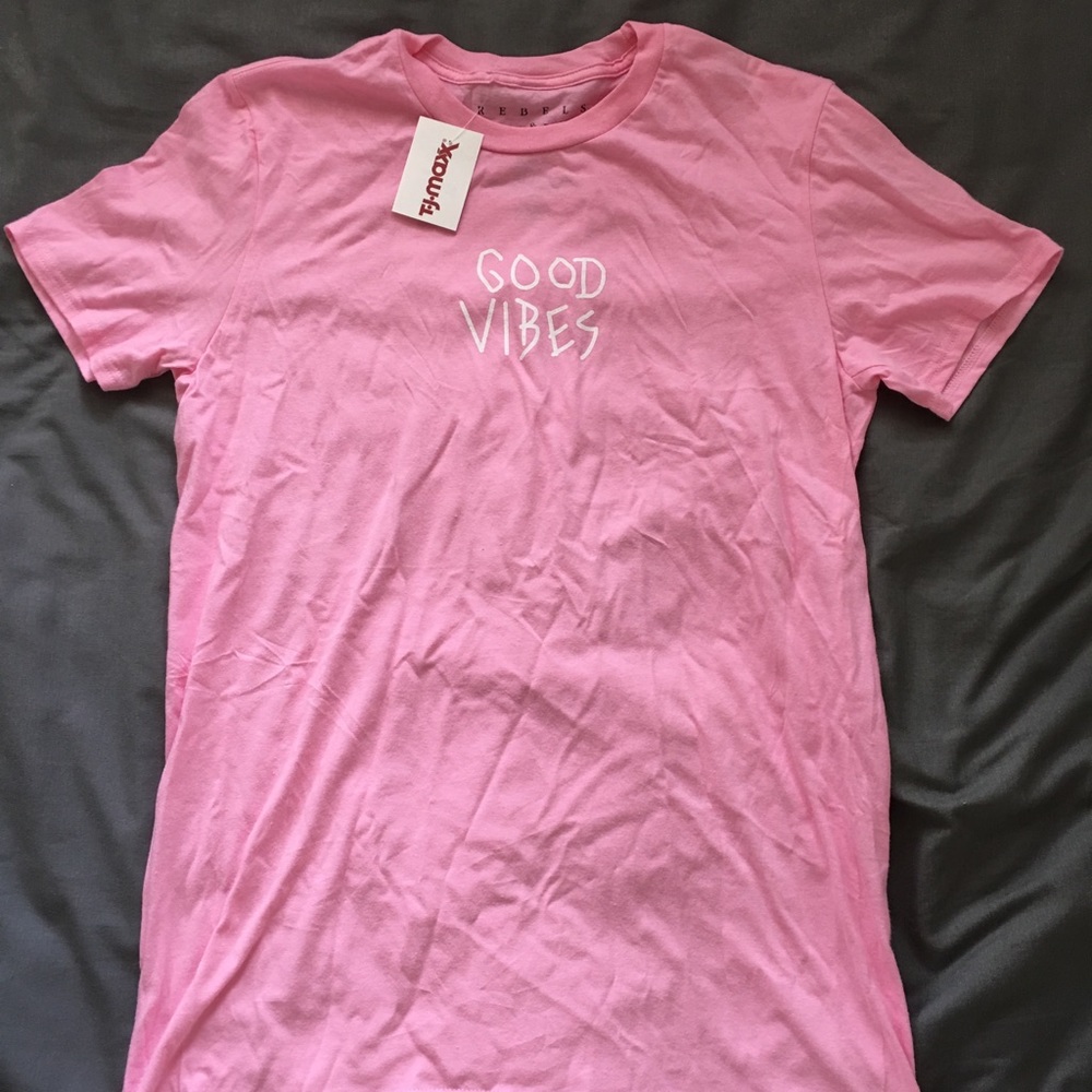 Pink “Good Vibes” Tee Shirt